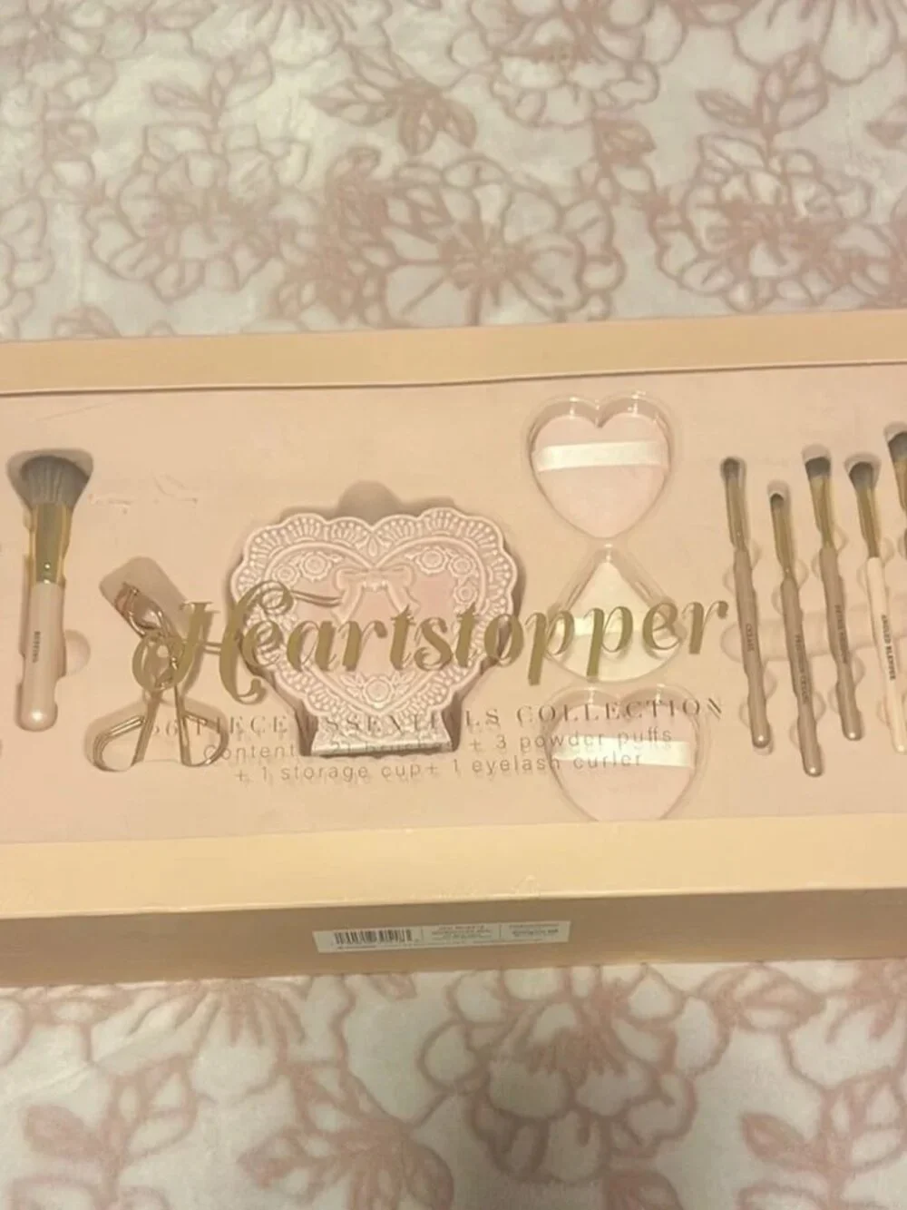 NWT TikTok Viral Heartstopper Pink Makeup Brush Set